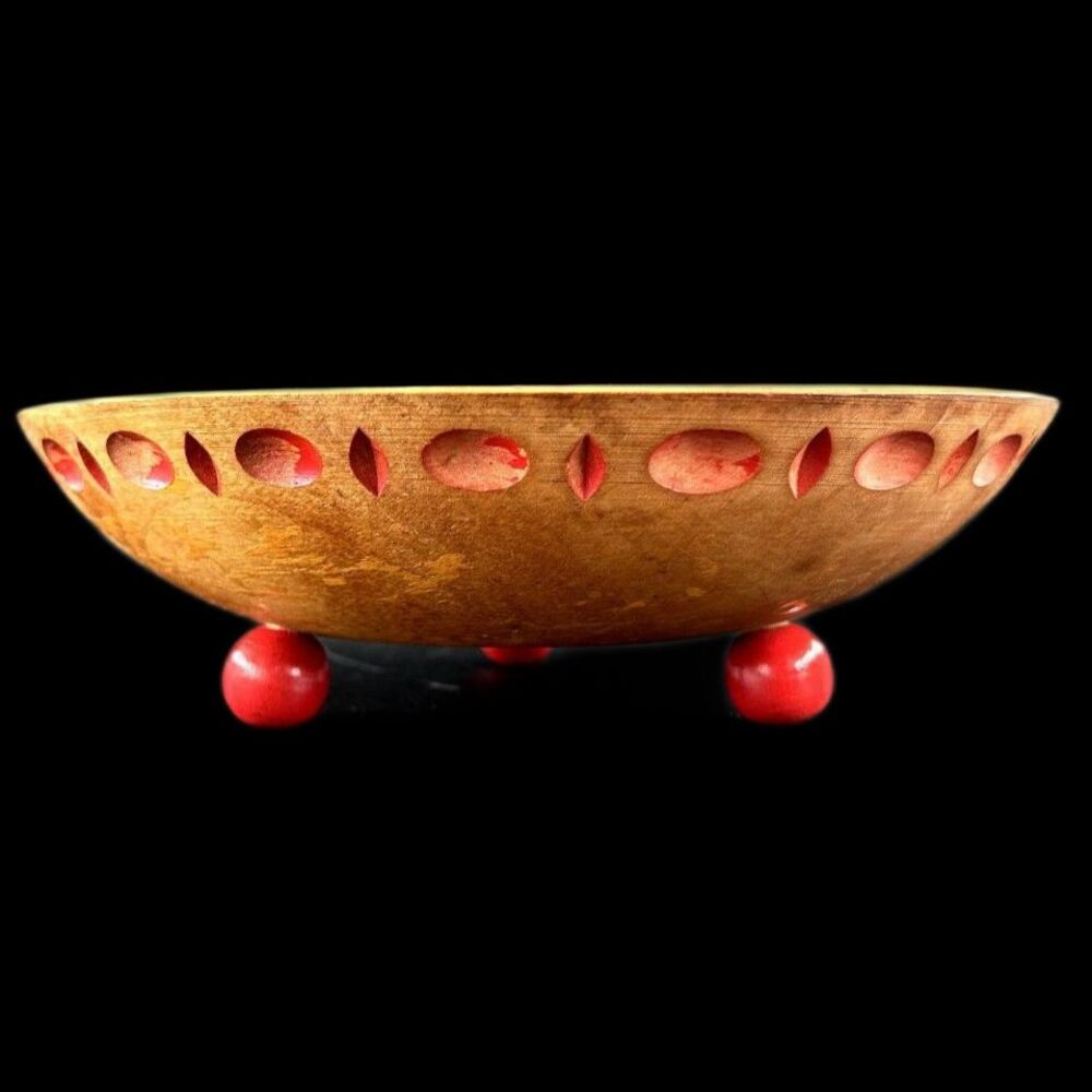 Munising Antiq. Carved Wooden Bowl 9 1/4"Dia 2 3/4" Ht Maple Stain & Red Accents